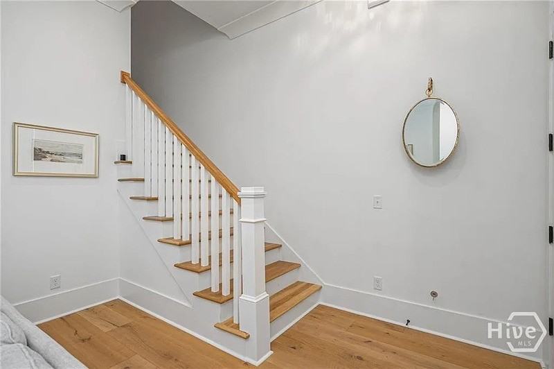 304 W 38th St - Photo 6 of 19