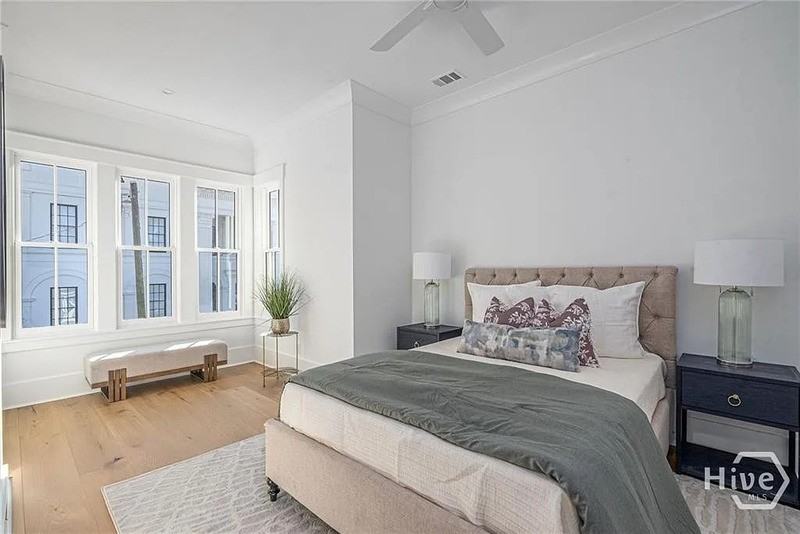 304 W 38th St - Photo 7 of 19