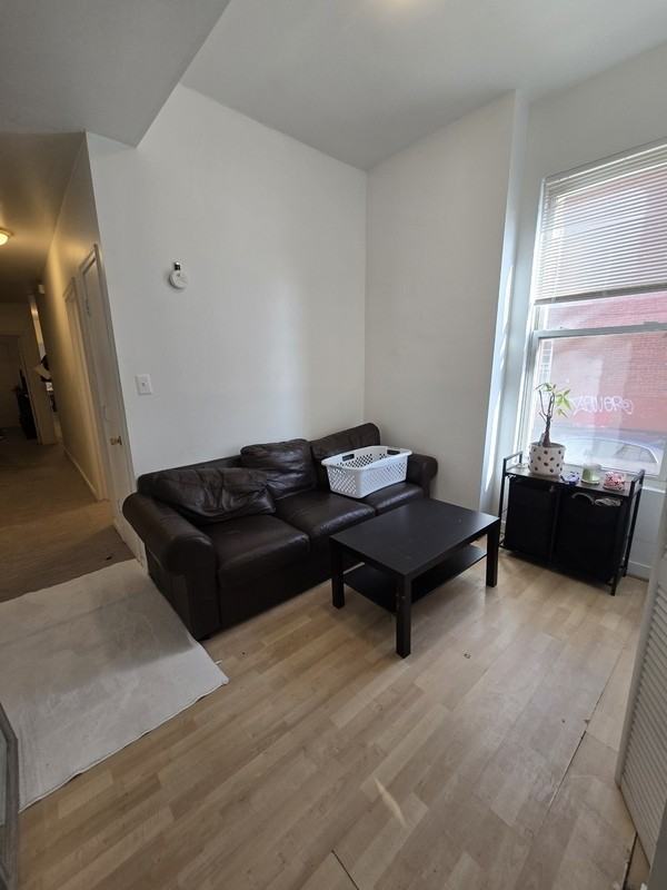 501 W Grace St #A - Photo 5 of 11