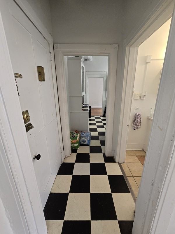 421 W Grace St #202 - Photo 5 of 10