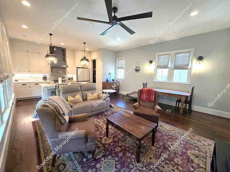 28 Bass St Se - Photo 4 of 20