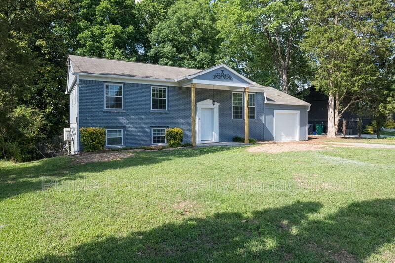 2369 Brenda Dr Se - Photo 3 of 35