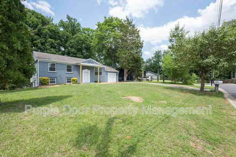 2369 Brenda Dr Se - Photo 6 of 35