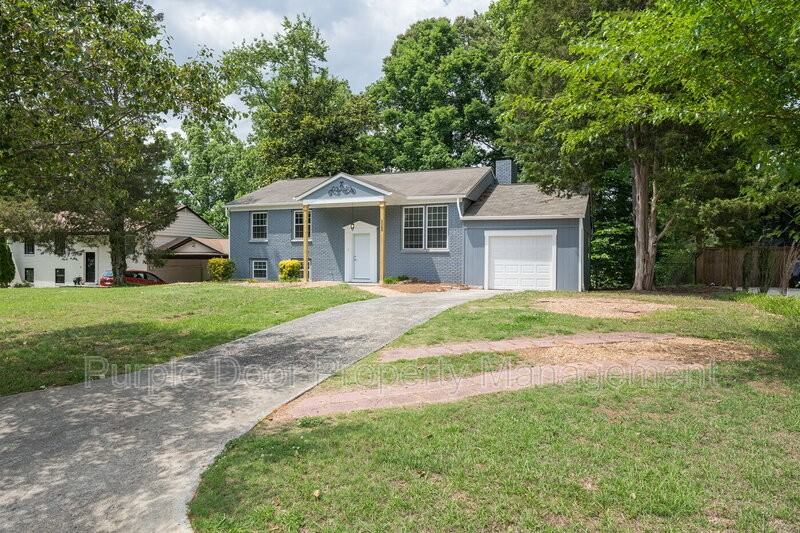 2369 Brenda Dr Se - Photo 7 of 35