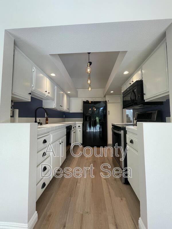 3017 Croyden Bay - Photo 7 of 20