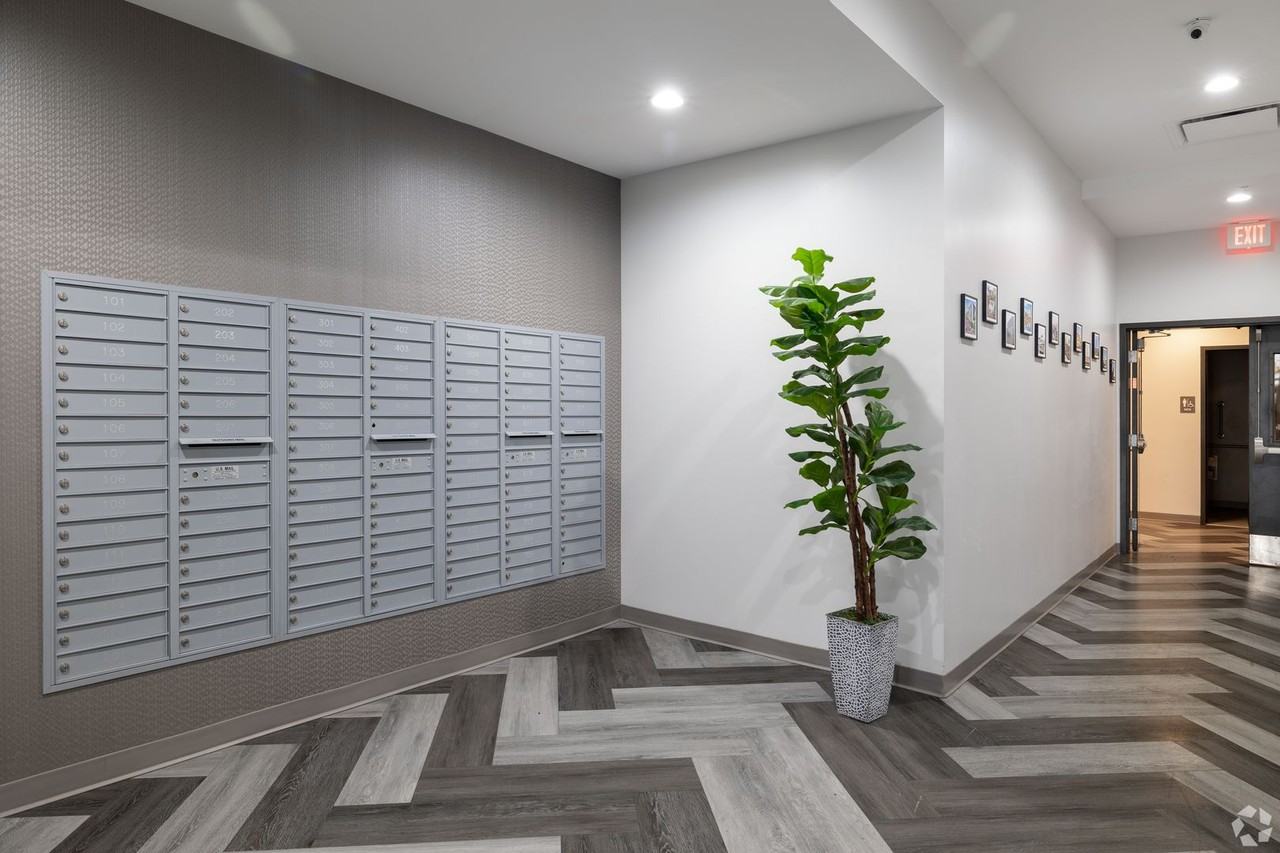 3101 Euclid Avenue - Photo 3 of 17