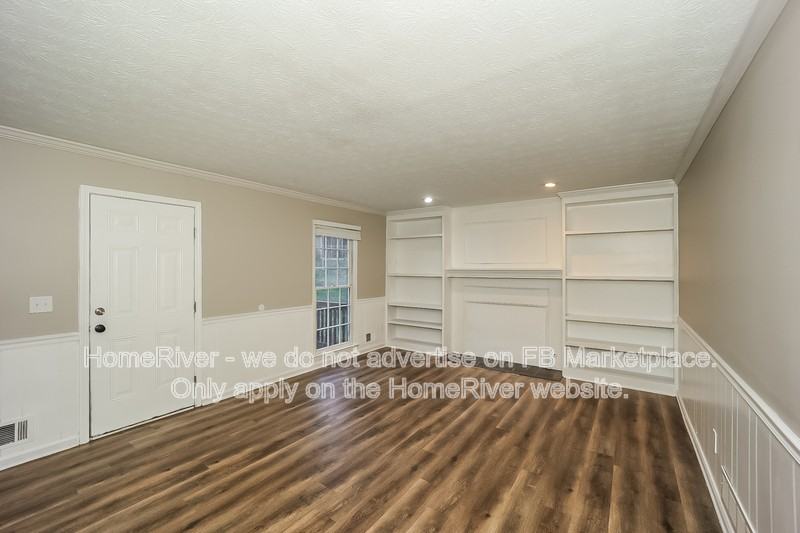 561 Chatham Trl - Photo 3 of 17