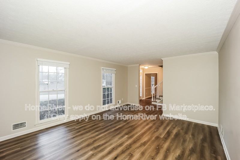 561 Chatham Trl - Photo 4 of 17