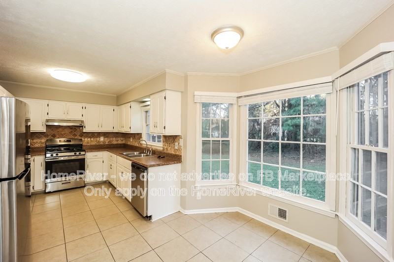 561 Chatham Trl - Photo 6 of 17