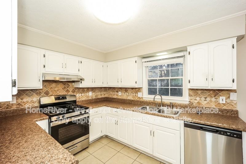 561 Chatham Trl - Photo 7 of 17