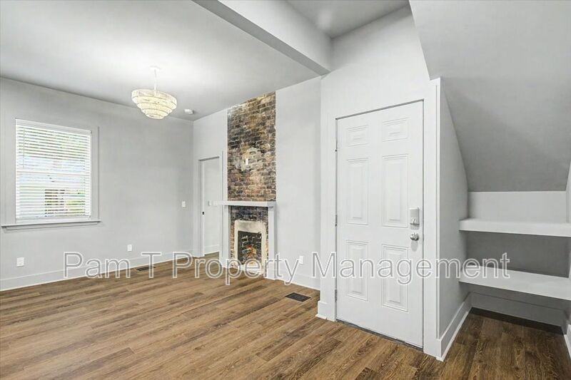 637 E 38th St #B - Photo 5 of 17