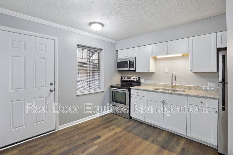 123 W Walnut St #N - Photo 2 of 10