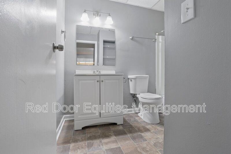 123 W Walnut St #N - Photo 3 of 10