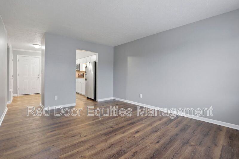 123 W Walnut St #N - Photo 4 of 10