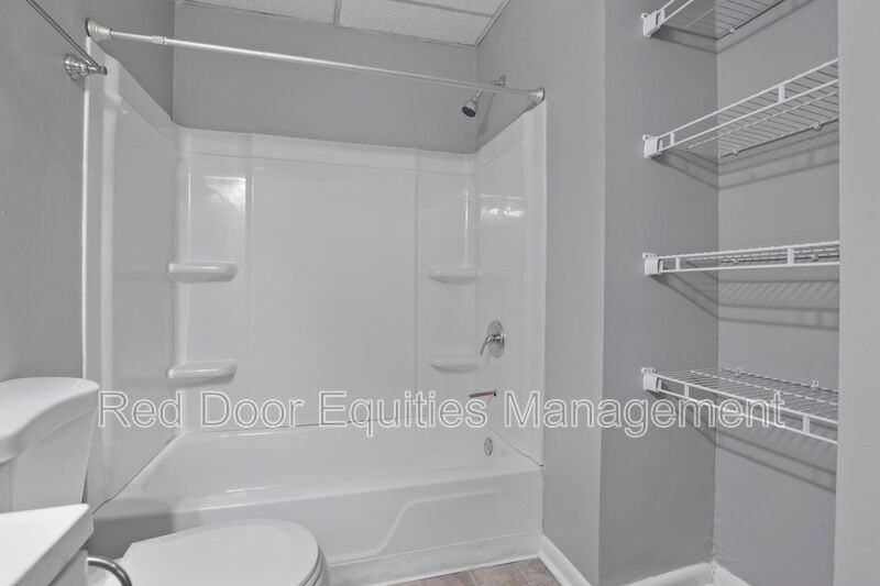 123 W Walnut St #N - Photo 5 of 10