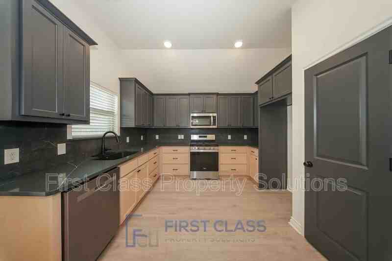 13305 Watson Dr - Photo 3 of 15