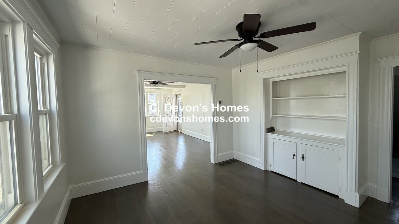 953 Shirley St #1 - Photo 2 of 13
