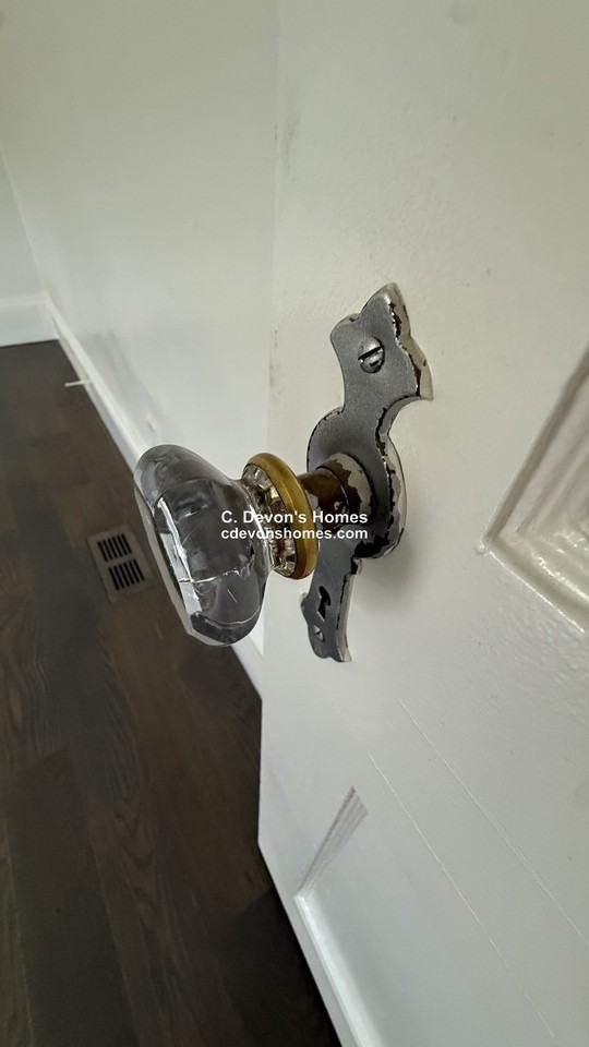 953 Shirley St #1 - Photo 5 of 13