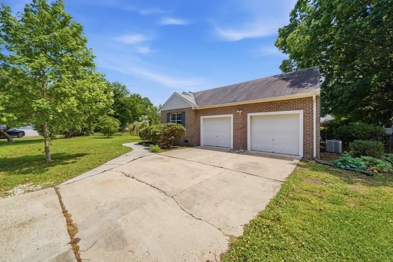 4553 Shoshone Ct - Photo 4 of 31