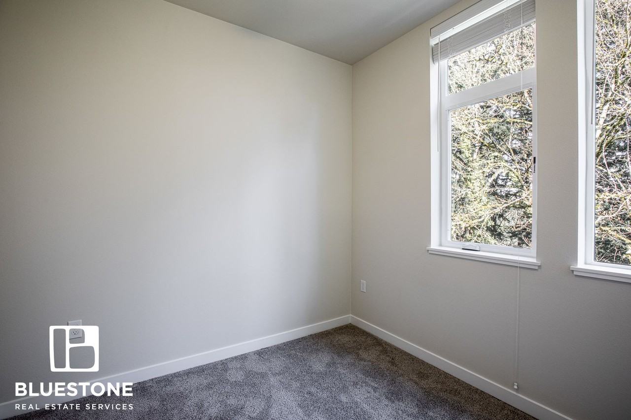 The Woods on Marquam Hill - Photo 2 of 43