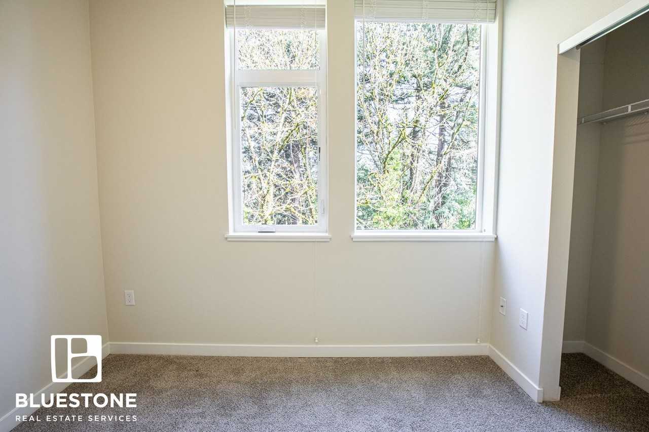 The Woods on Marquam Hill - Photo 3 of 43