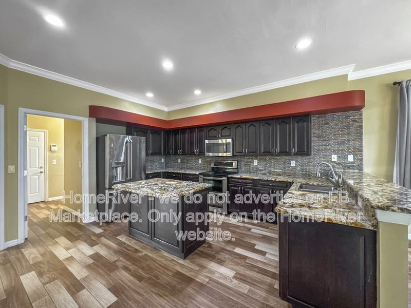 12933 Kedleston Cir - Photo 3 of 27
