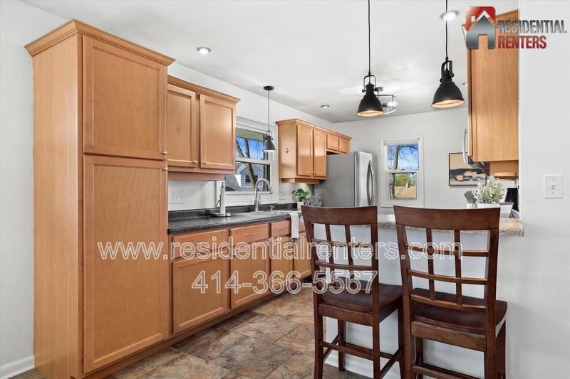 3615 N 87th St - Photo 5 of 28