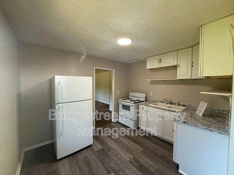 1427 Stuben Dr - Photo 3 of 10
