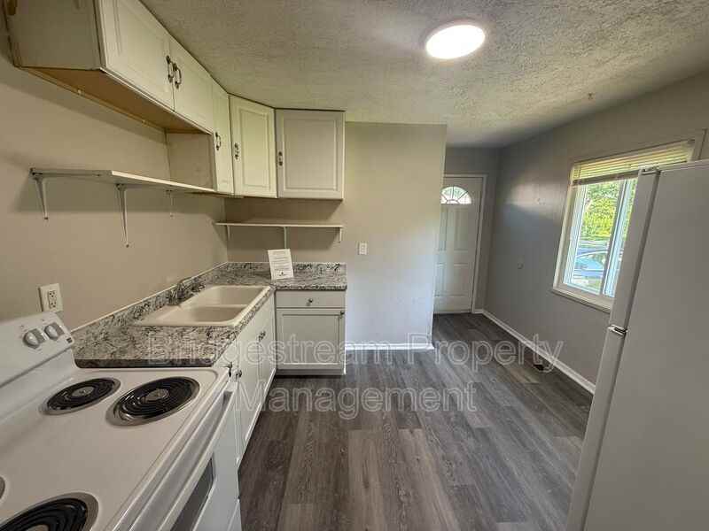 1427 Stuben Dr - Photo 4 of 10