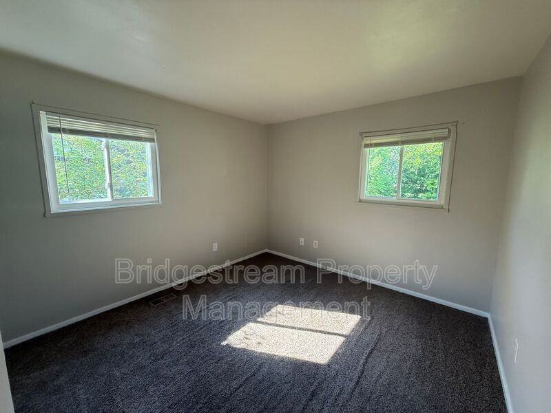 1427 Stuben Dr - Photo 5 of 10