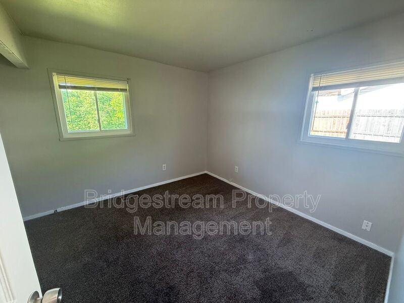 1427 Stuben Dr - Photo 6 of 10