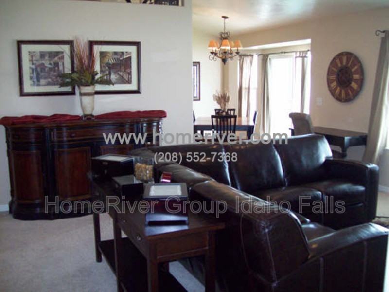 3851 John Adams Pkwy - Photo 3 of 12
