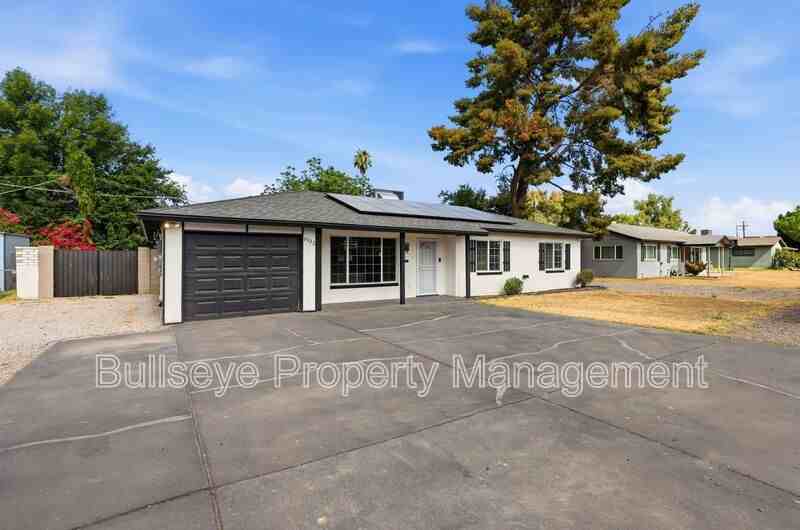 2022 N 40th St - Photo 2 of 31