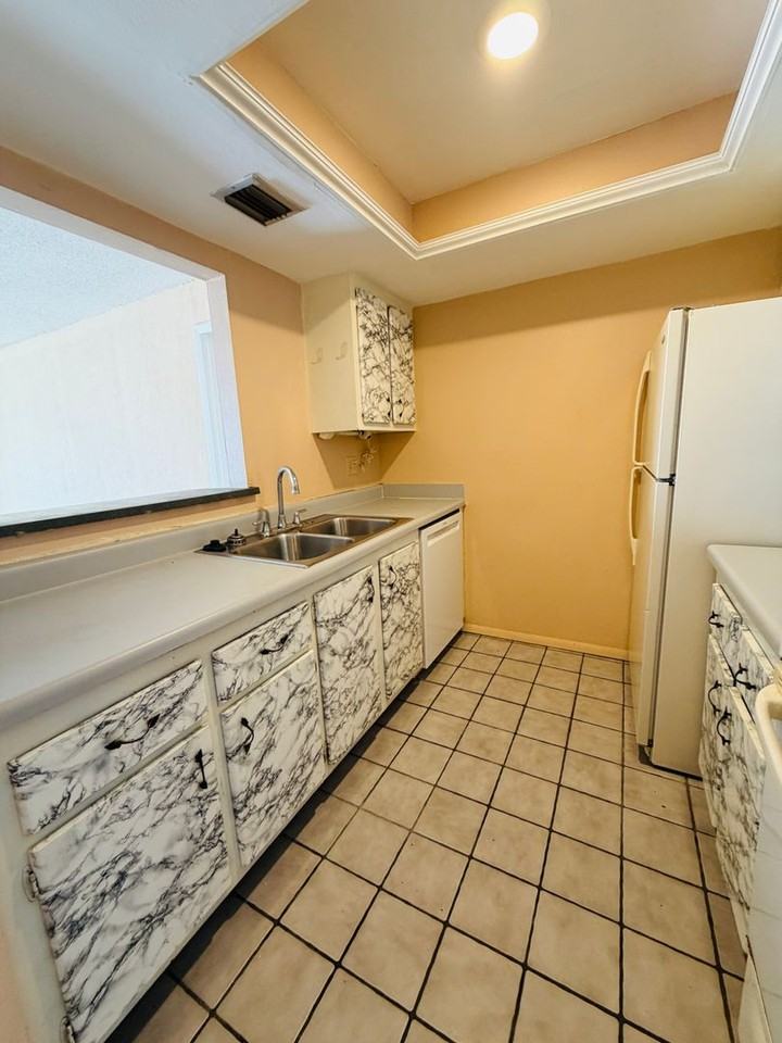 3704 Broadway #313 - Photo 5 of 18