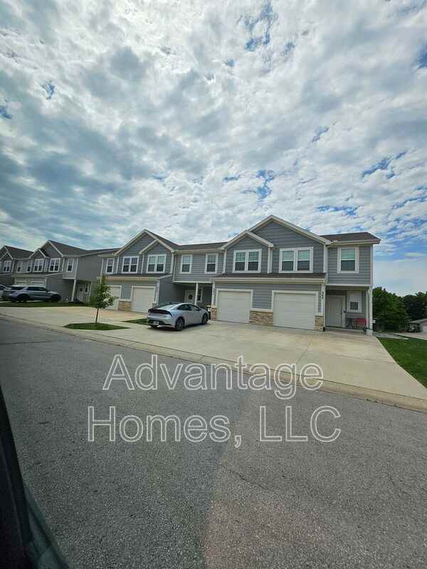 337 N 5th Ter - Photo 2 of 28