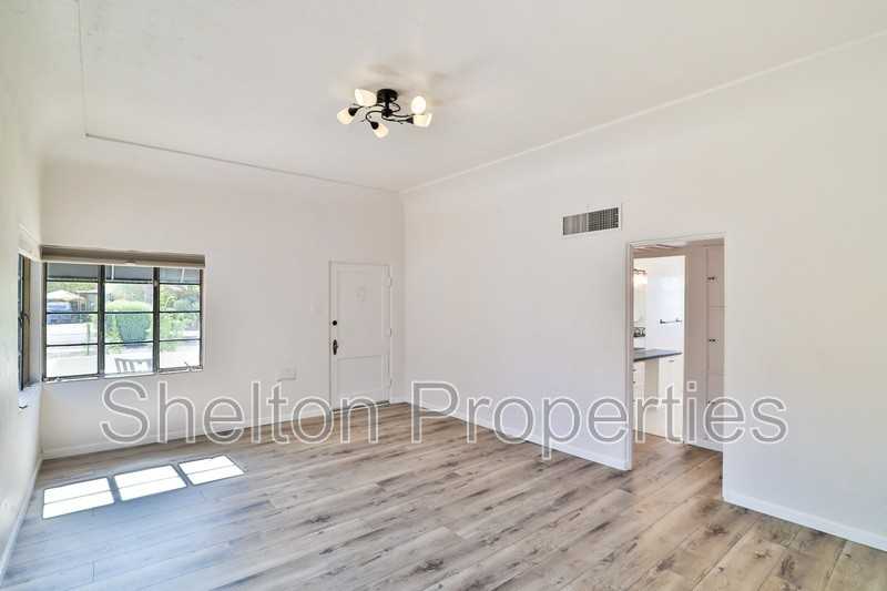 1802 N Laurel Ave - Photo 7 of 31