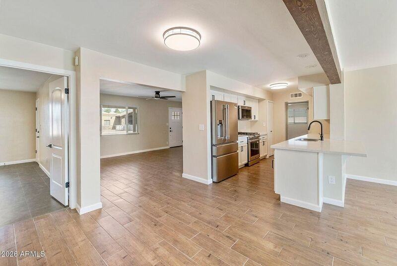 539 W 17th St - Photo 2 of 32