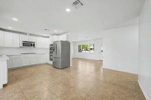 featured image of 2601 E Dahlia Dr