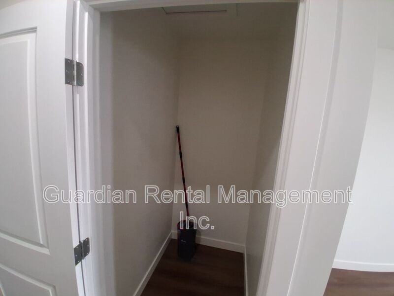 577 Syndicate Ave S - Photo 6 of 19