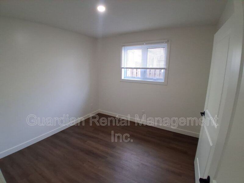 577 Syndicate Ave S - Photo 7 of 19