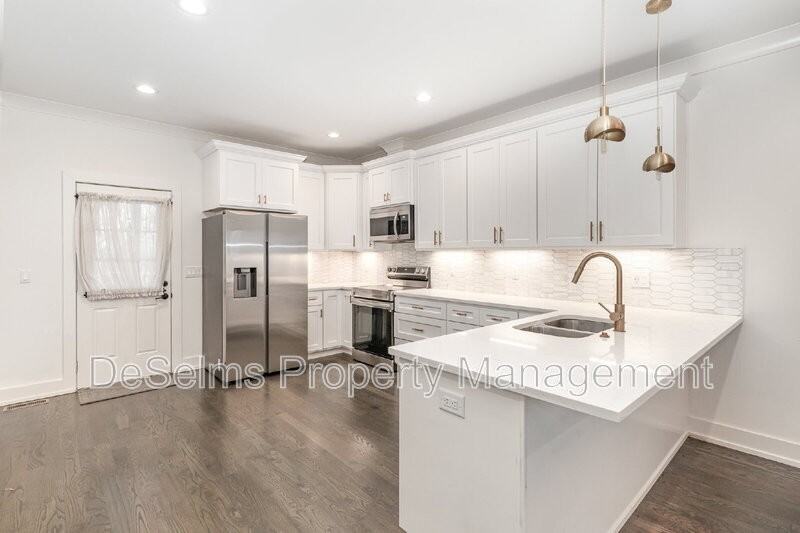 4423A Providence Hts - Photo 3 of 17