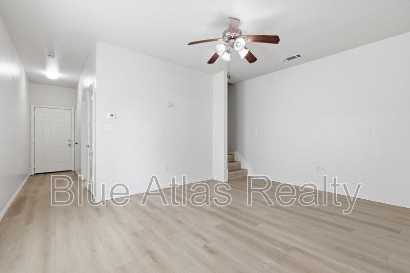 908 Drexel St #B - Photo 3 of 18
