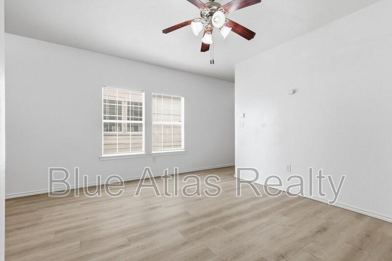 908 Drexel St #B - Photo 4 of 18