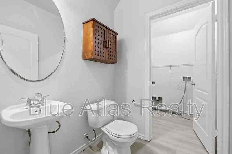 908 Drexel St #B - Photo 7 of 18