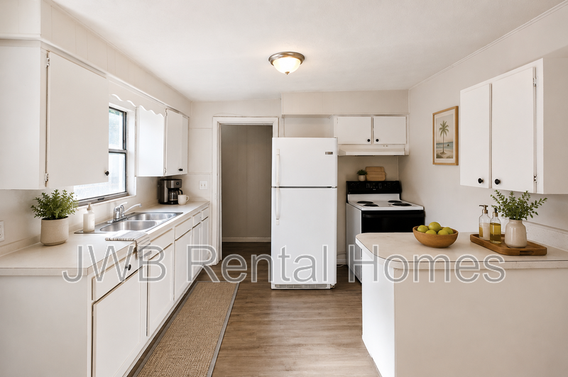 2319 Almeda St - Photo 3 of 15