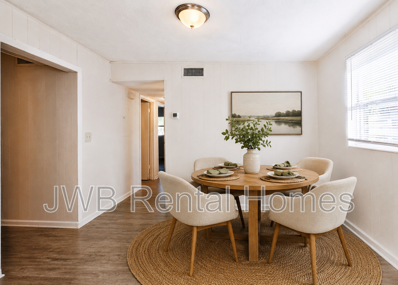 2319 Almeda St - Photo 5 of 15