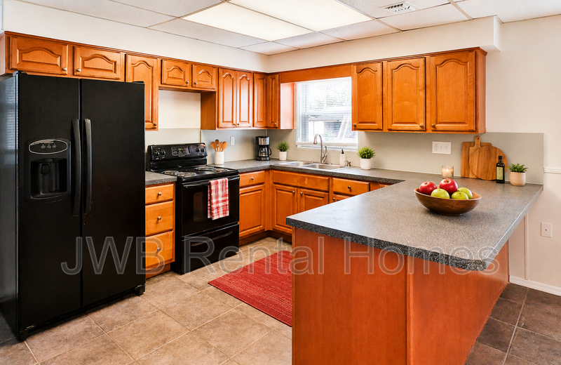 7528 Dalehurst Dr S - Photo 3 of 13
