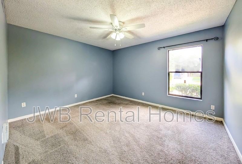 5524 Greatpine Ln N - Photo 6 of 16