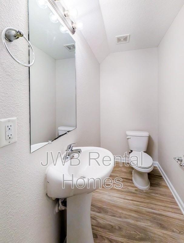 8493 Mcgirts Village Ln - Photo 6 of 17