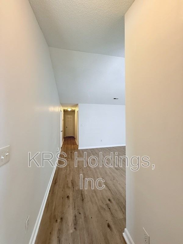 612 Kendall Dr - Photo 3 of 14